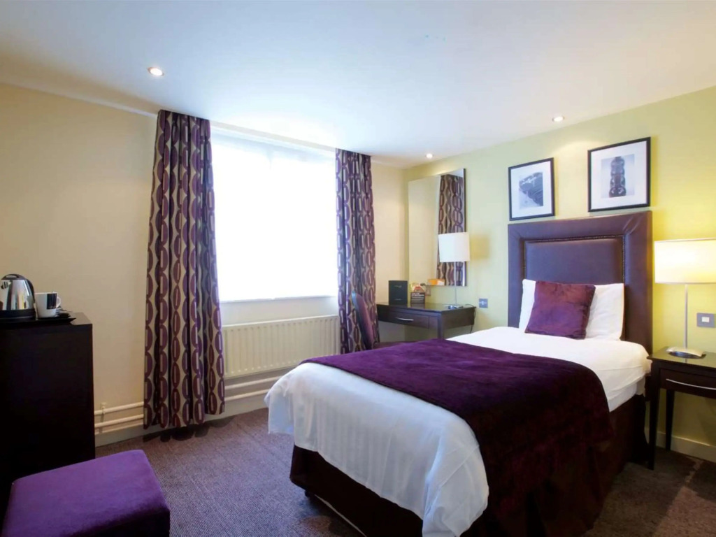 Manchester Airport Stanley Hotel by Belvilla