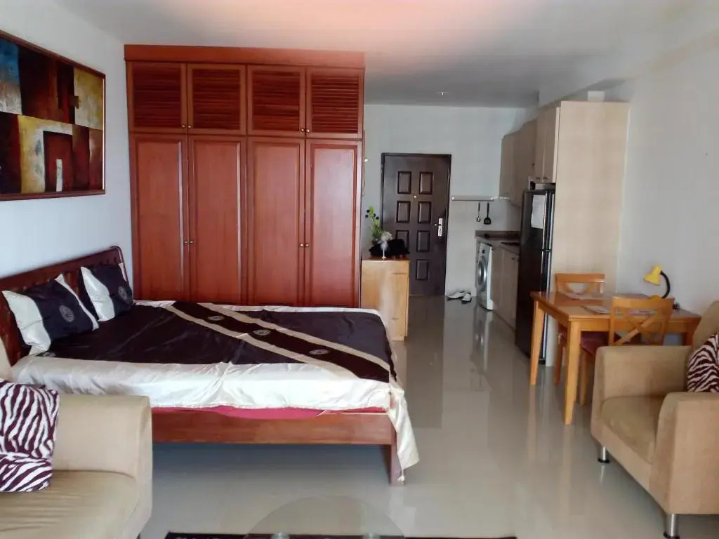 Large Studio,Fantastic Sea View, 55 m2 Jomtien beach.100m Beach. Swimming Pool.