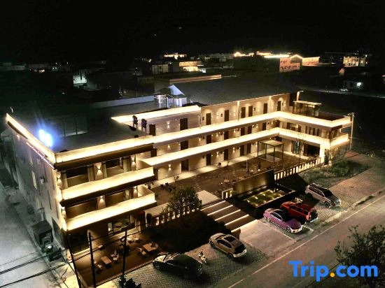 Yunyin Design | Panoramic Mountain View | Designer's Courtyard Luxury Boutique Hotel
