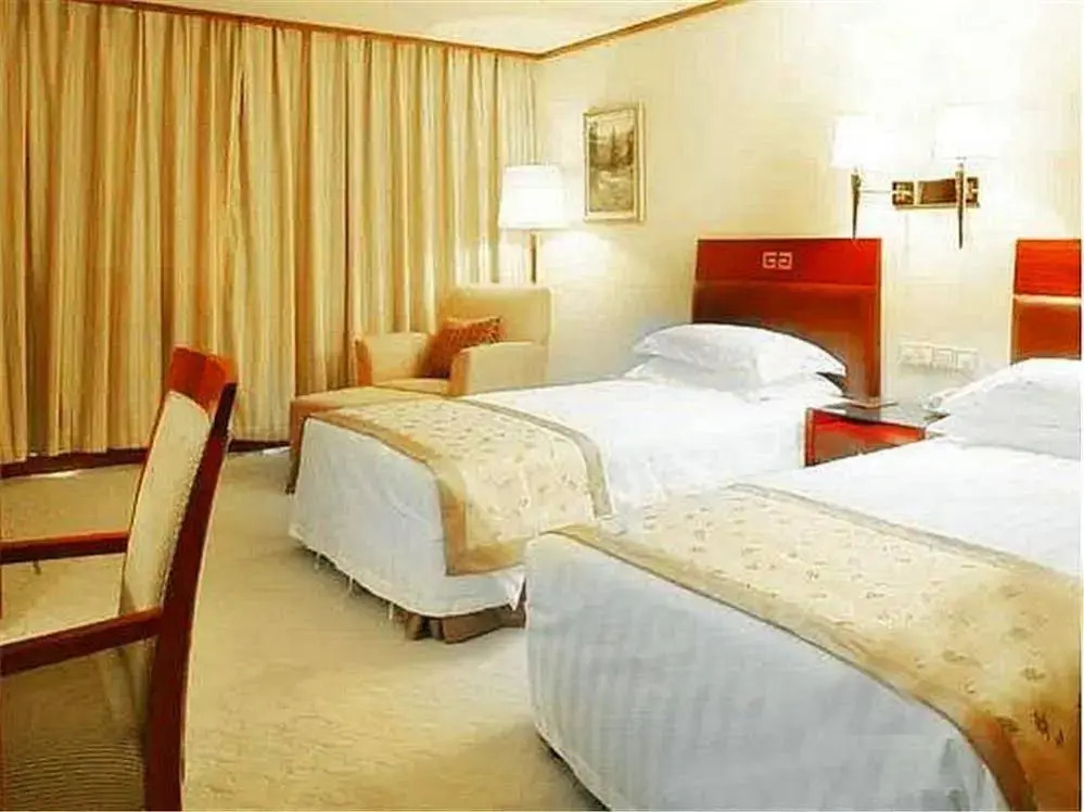 Chengde Tianbao Holiday Hotel