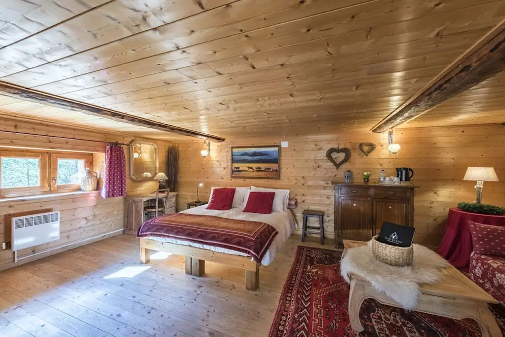 "CHALET dei FIORI" room & apartment