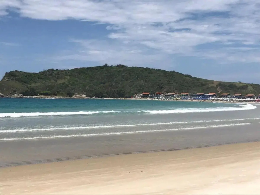 Duplex 450m da Praia do Peró, Roupa Cama e Banho, Wi-Fi, TV a Cabo, Estacionamento