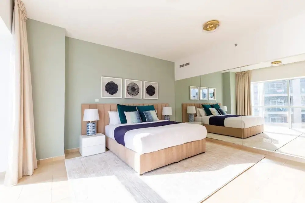Visually Stunning 2BR in Dubai Marina - Sleeps 5!