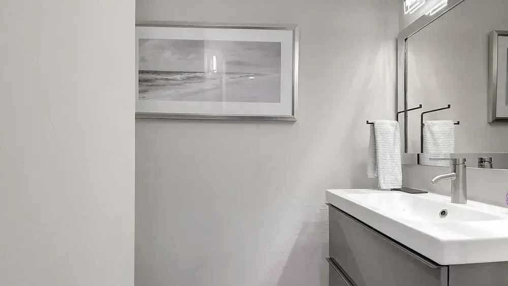 Unbeatable Old Town Location! Modern and Classy!