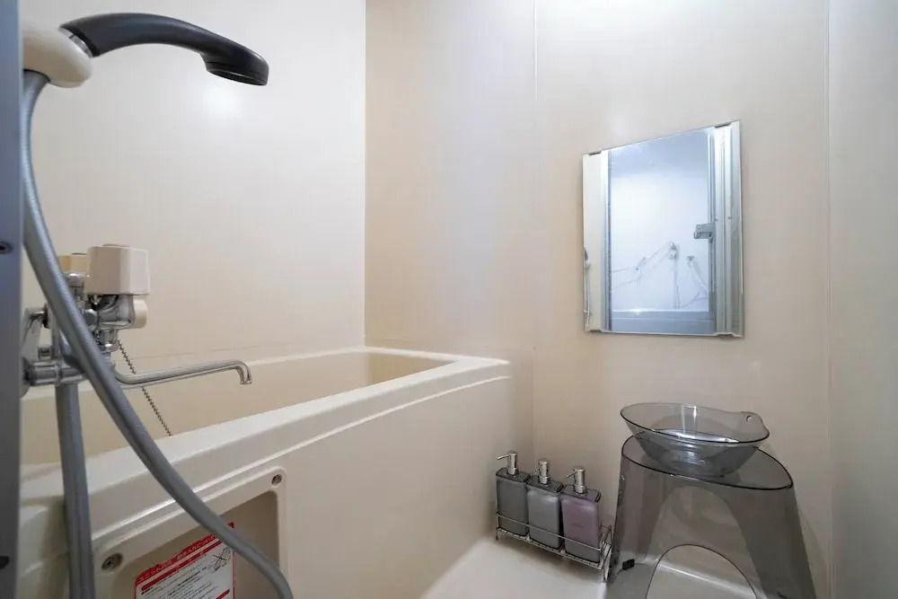 Silk Court 403