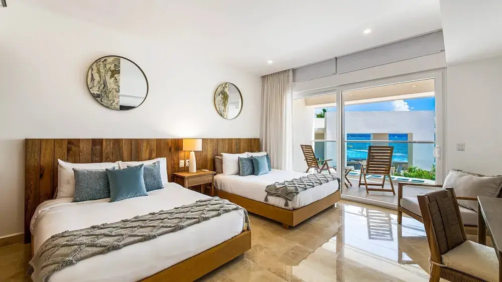 3BR with Private Pool on the Ocean