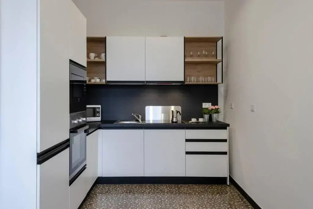 Joivy Elegant Flat for 7, in the Heart of Genoa