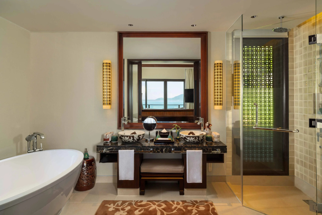 Курорт Banyan Tree Lang Co