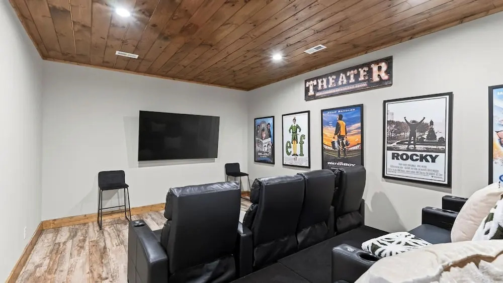 Priddy Secluded by Avantstay Hot Tub + Expansive Deck + Game Room + Home Theater
