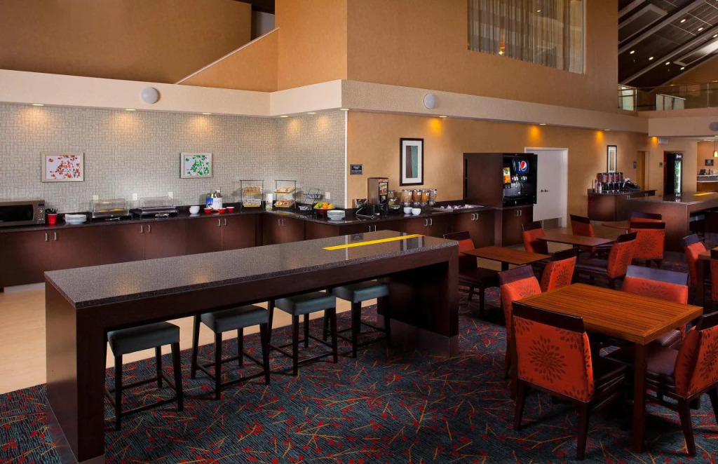 Sonesta Simply Suites Memphis East Poplar Pike