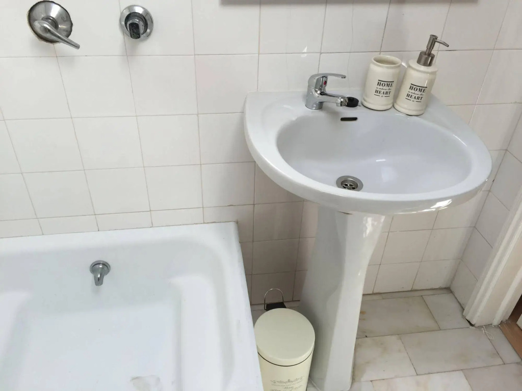Eco Ljmonade Hostel