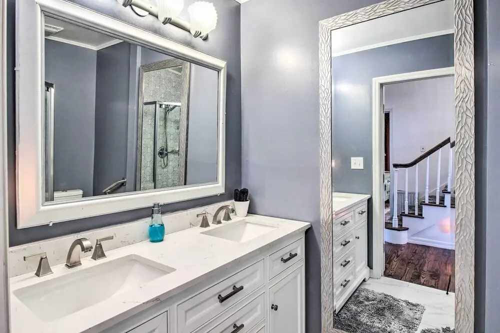 Family-Friendly Savannah Vacation Rental w/ Decks