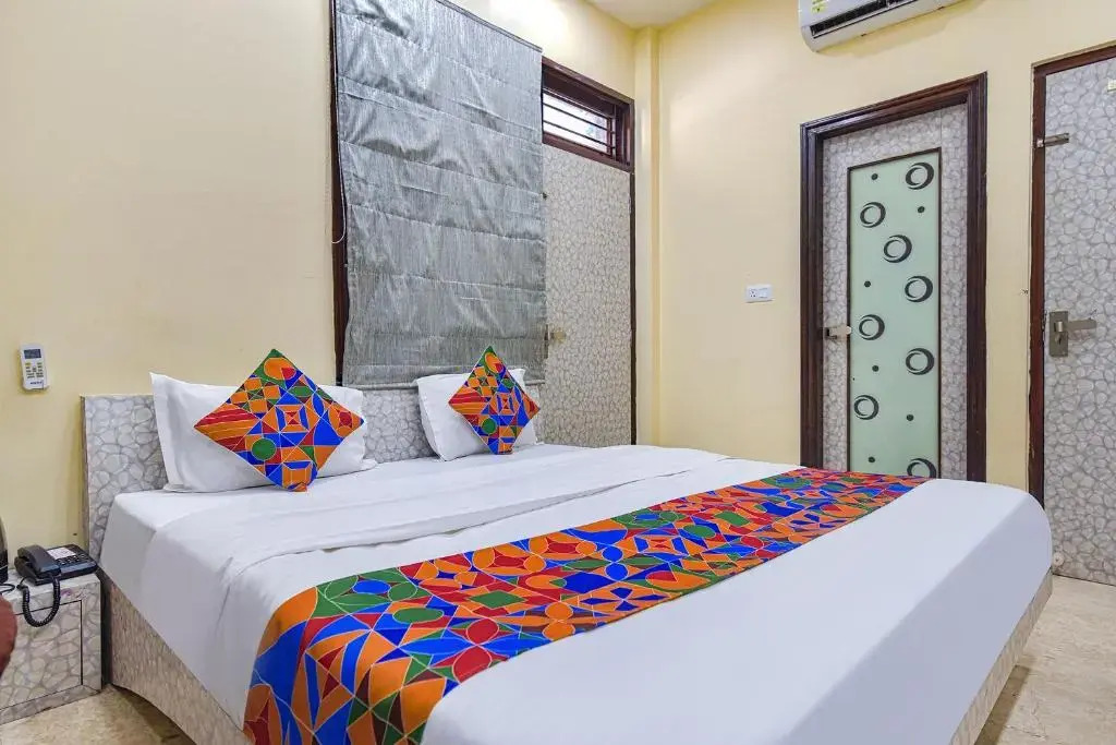 Fabhotel The Castle Homestay Inn
