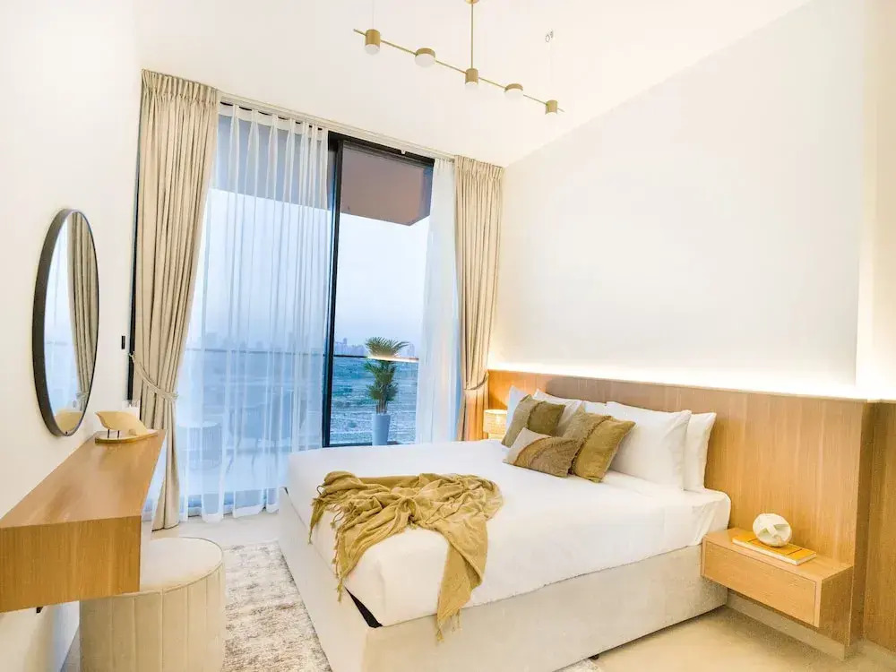Easygo- Stylish 1bdr Binghatti Corner