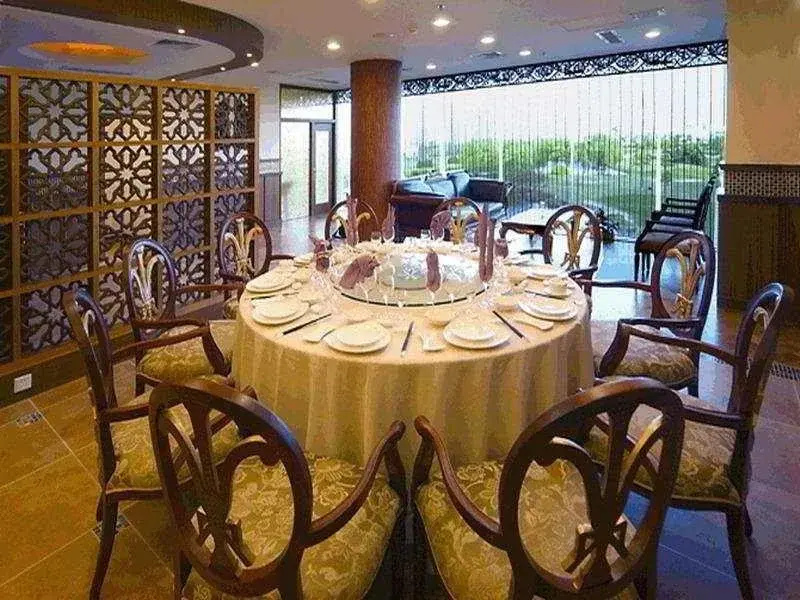 Oak Bay Garden Hotel