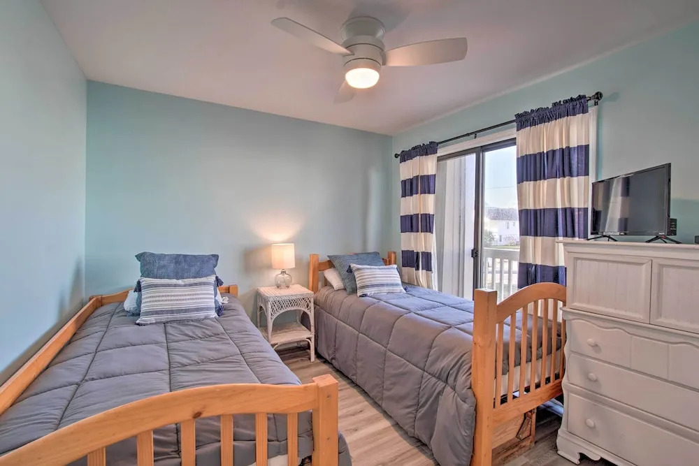 Walk to Shore! Ocean-view Condo in Carolina Beach