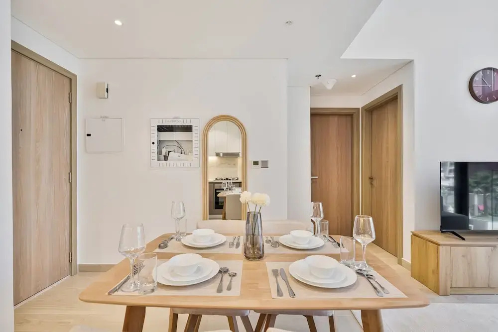 PVH - Chic 1BR - Azizi Riviera 37