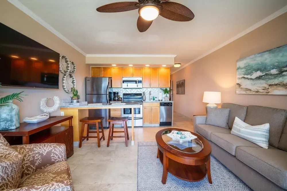 Kuleana 409 Oceanfront 1 bedroom 1 bath condo 1 Condo by RedAwning