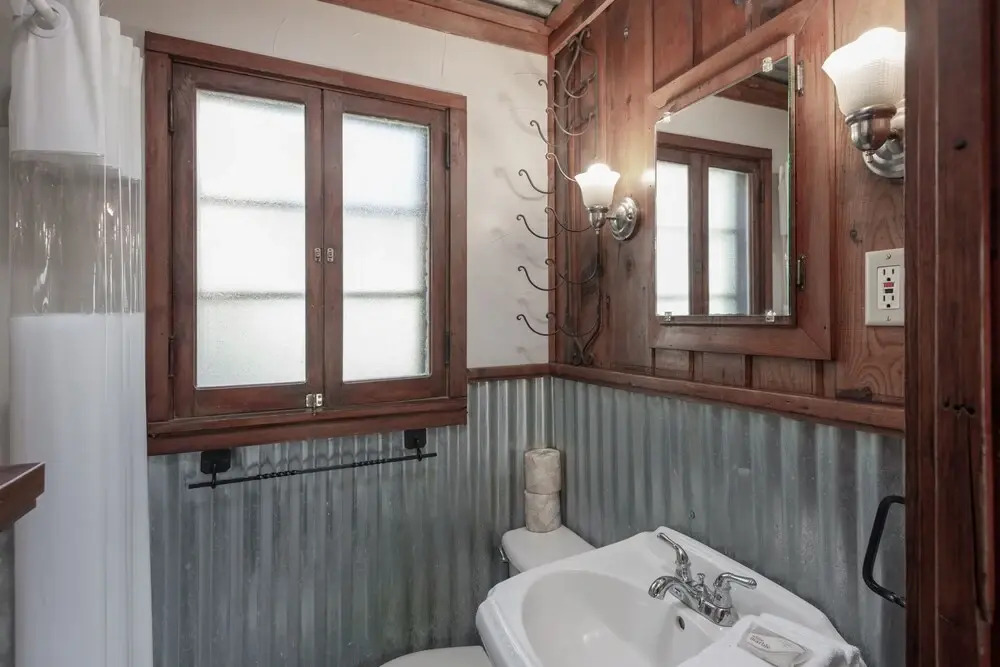 412apvillage12avncb - Cozy Cabin