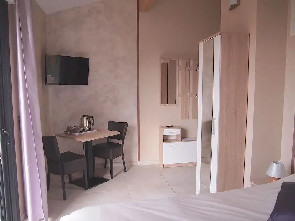 LESCALE COTE BLEUE B&B AND Spa
