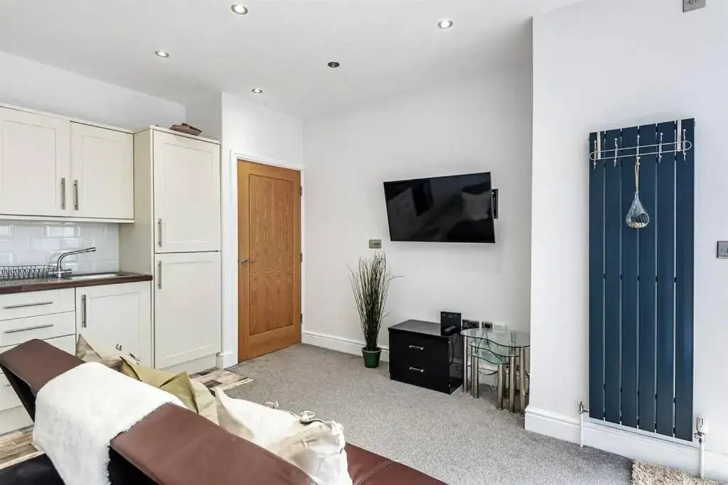 Locket Studio - Cosy Apartment with Balcony