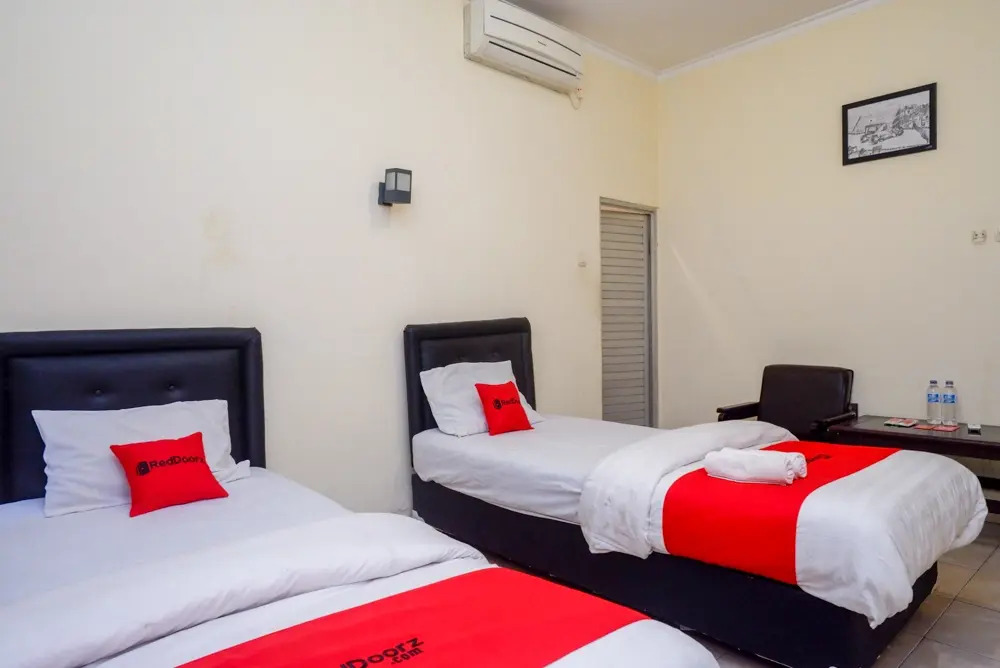 RedDoorz At Hotel Sartika Yogyakarta