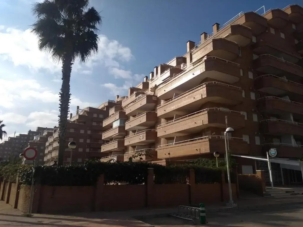 Marina Dor. 1ª Línea Planta 8. Precioso. 6 adultos + 1 bebé