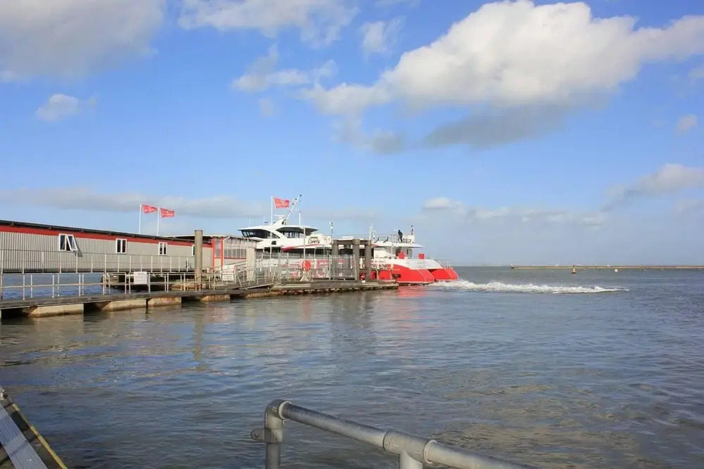 The Nautilus Cowes IOW Sleeps 4 & Private Garden