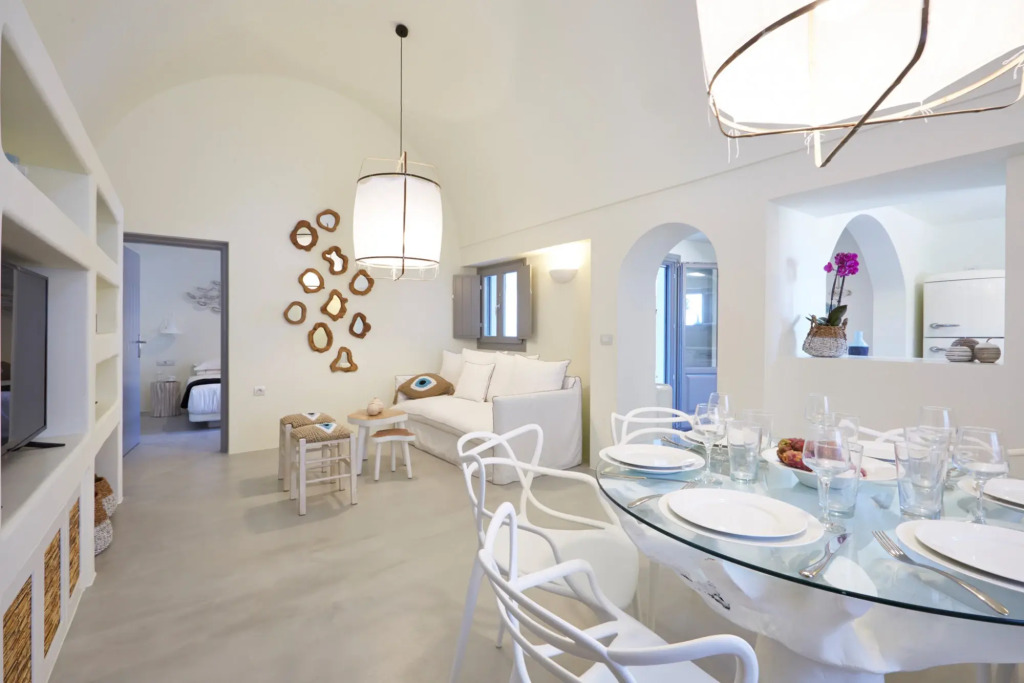 2 Bedroom Eolia Kamari Villa 100m2 with Private Heated Pool