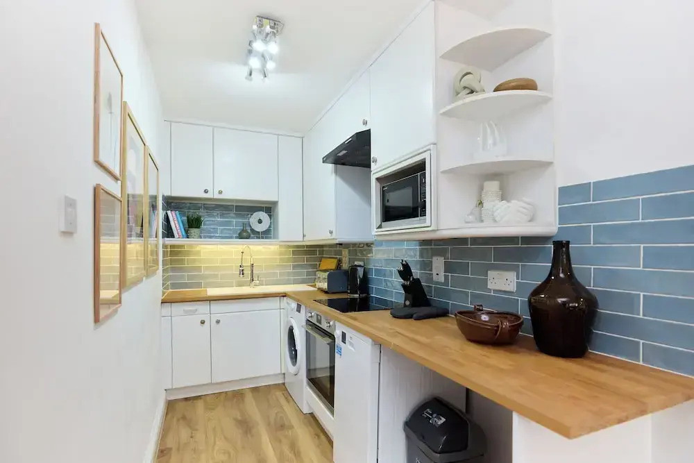 The Goodge Street Place - Bright 2bdr Flat