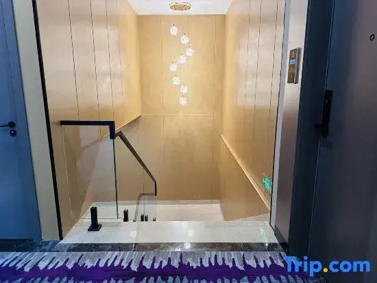 Wenjing Hotel (Wang Family Courtyard Ticket Office Parking Lot Branch)