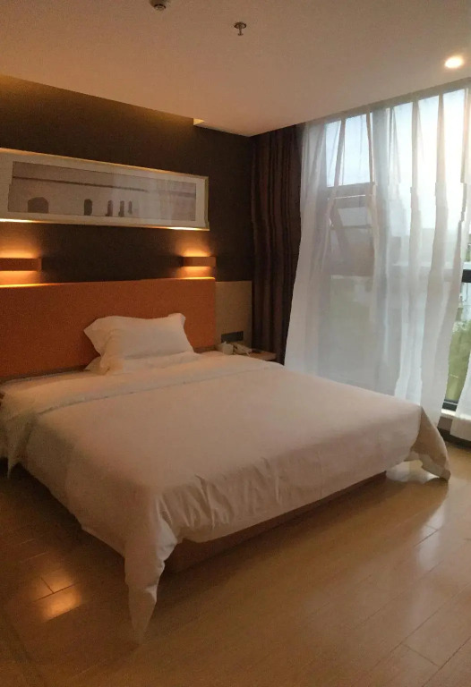 7 Days Premium·Chengdu Jintang Hantan New Town