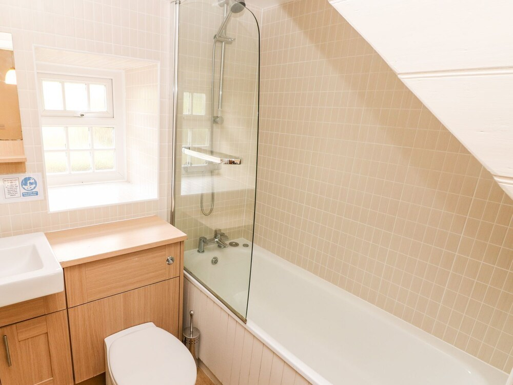 Lake Cottage