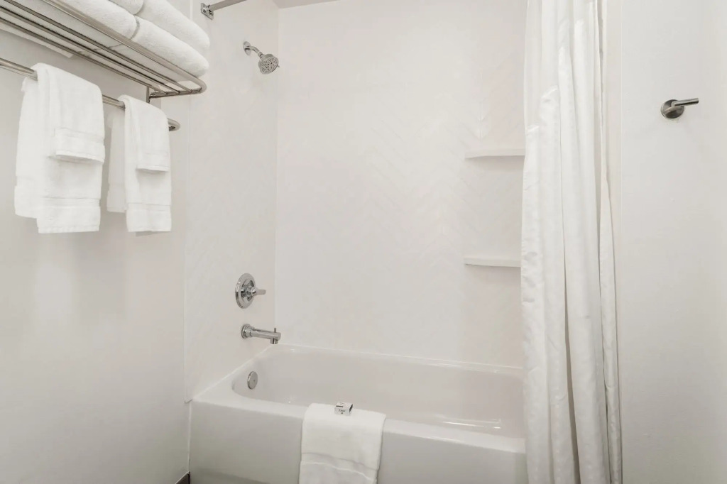 Holiday Inn & Suites Bothell an IHG Hotel