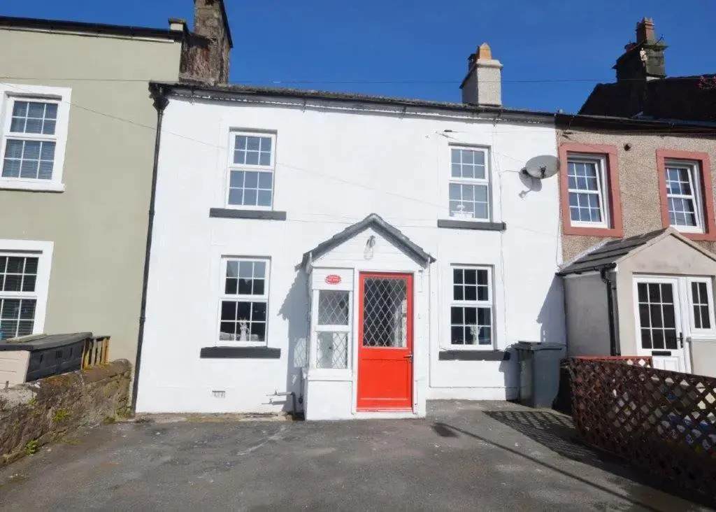 Old Post Office - Hot Tub, Real Fire, Cumbrian Lakes Coastal Cottage