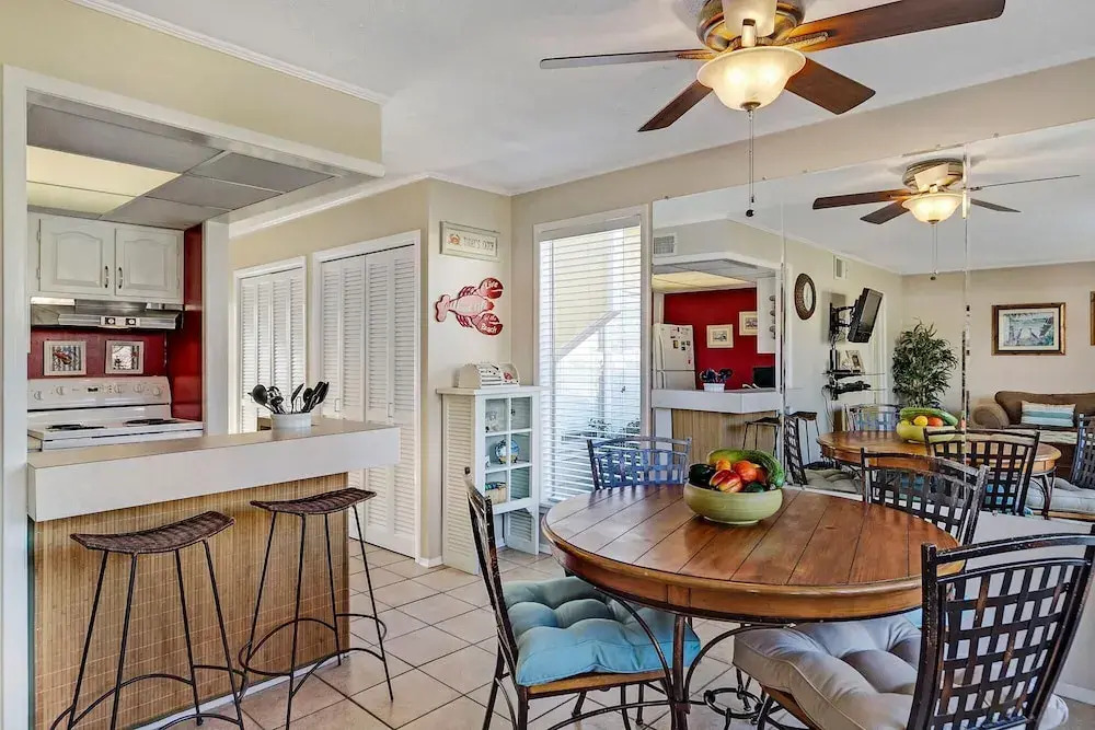 Love Me 1037 - 1 Br Condo