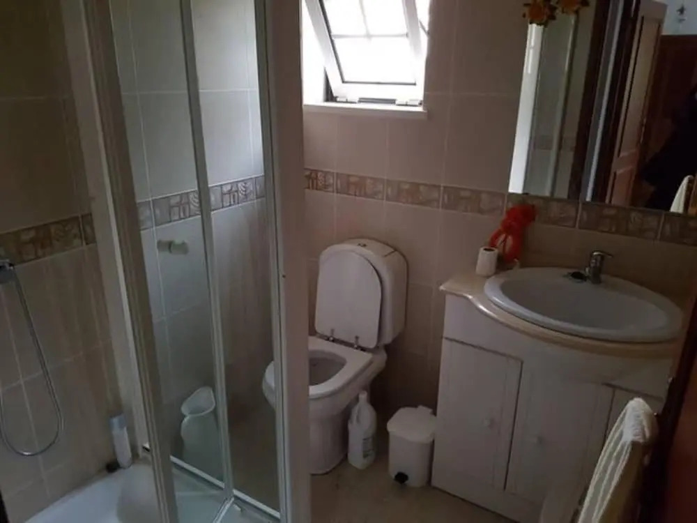 2-Bedrooms Sleeps 4 10 min drive to Coimbra