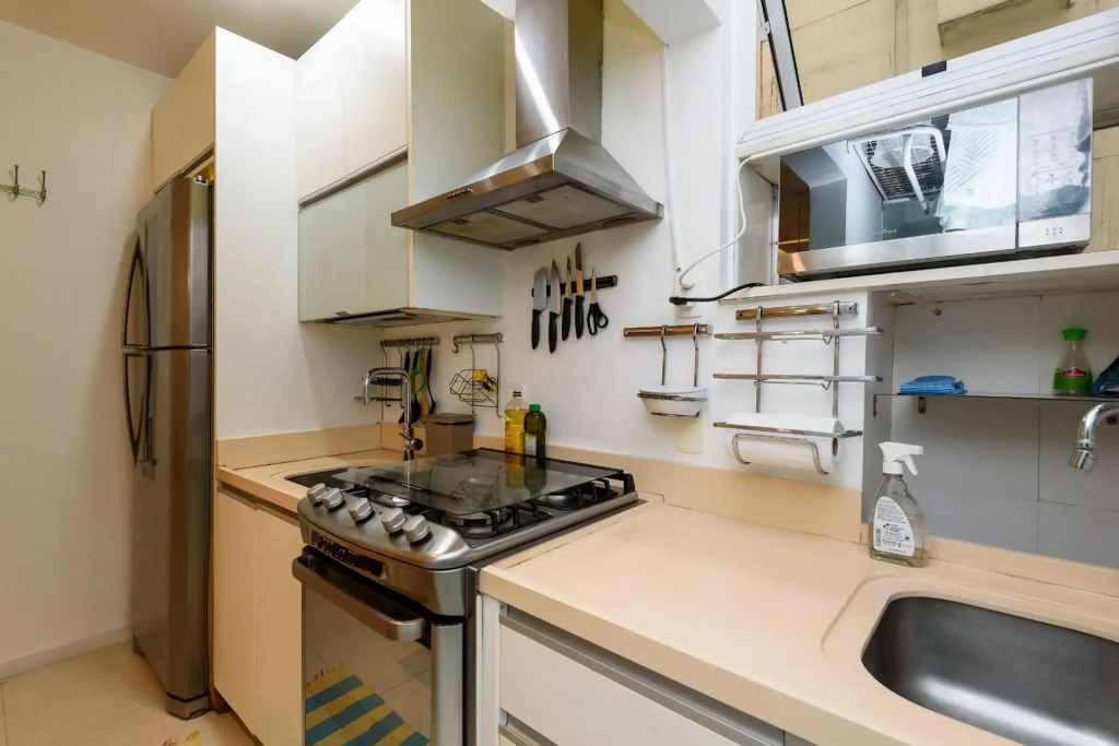 Apartamento de Luxo 500m da Praia de Copacabana e Ipanema e do Metro