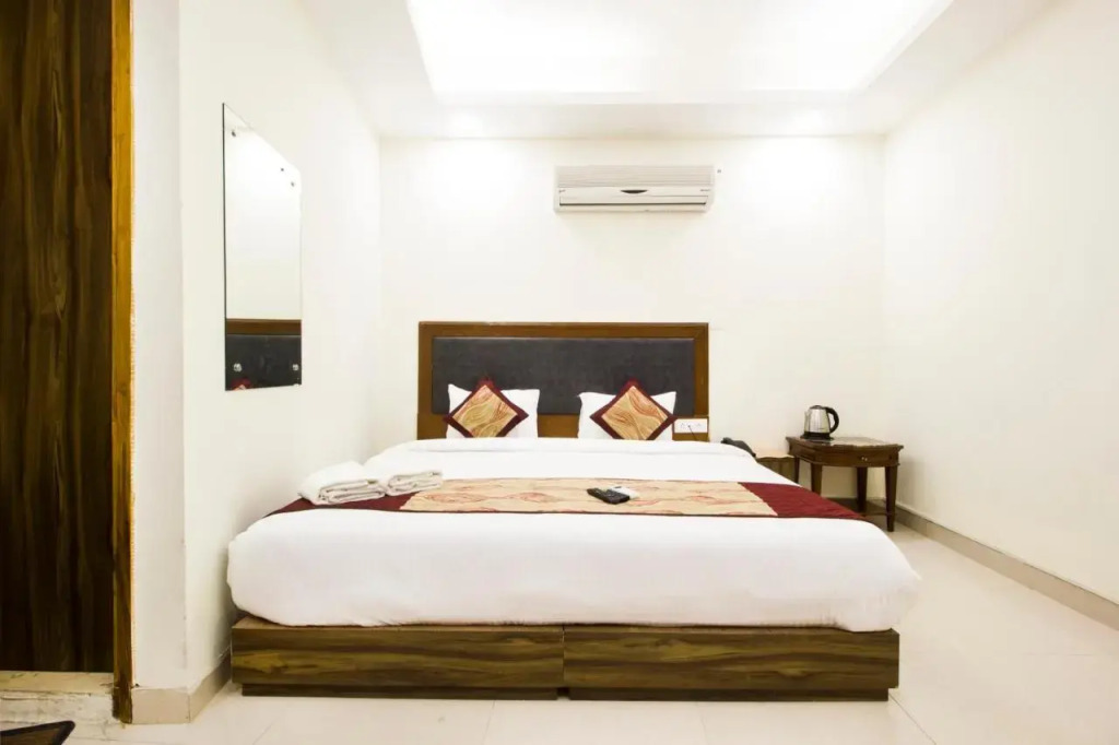 Hotel Platinum-Free Airport Pickup