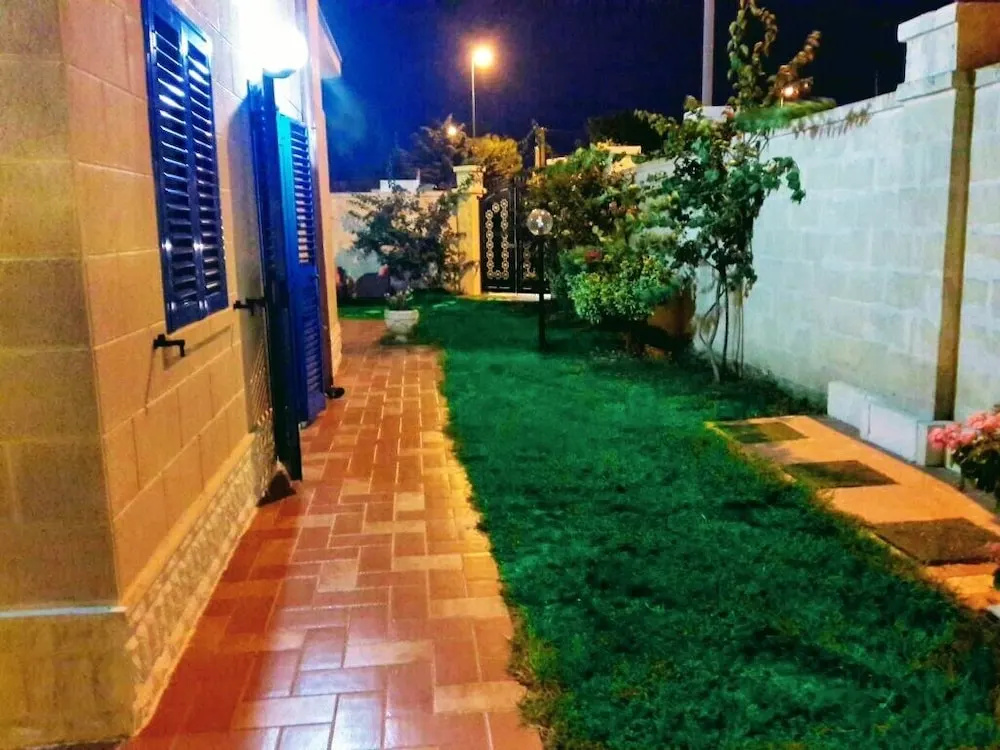 Apartment For 2 - 4 People Just 100m From the Sandy Sea