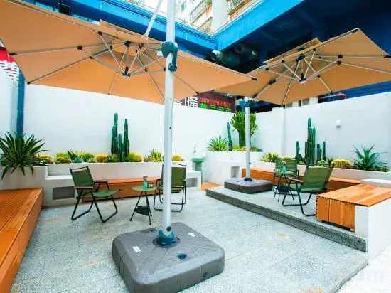 Naiwei L Executive Apartments (Coast City Nanyou Subway Station)