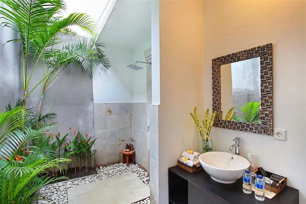 Villa Biru - 500m Batubelig beach
