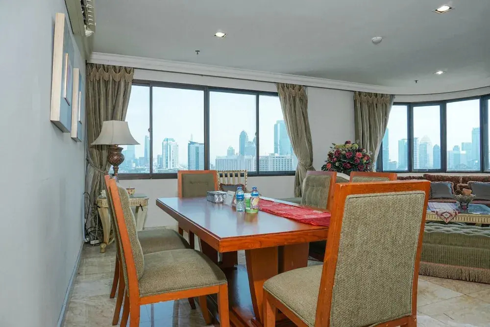 Good Location 2BR at Park Royale Apartment