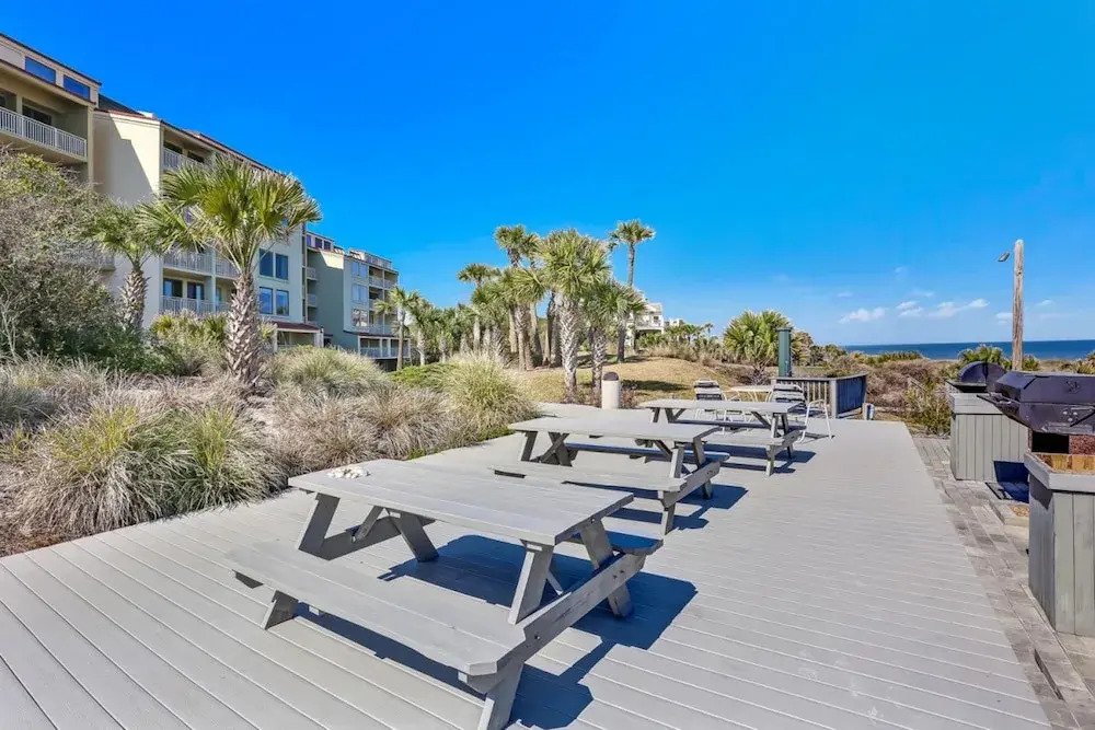 Oceanfront Condo With Large Balcony, Pool, Central AC & Views