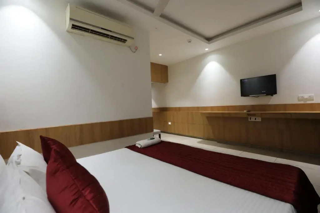 Hotel Shagun Rooms & Banquet, Surat