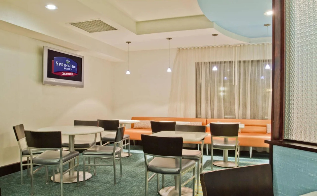 The Beacon Charlotte Airport by IHG