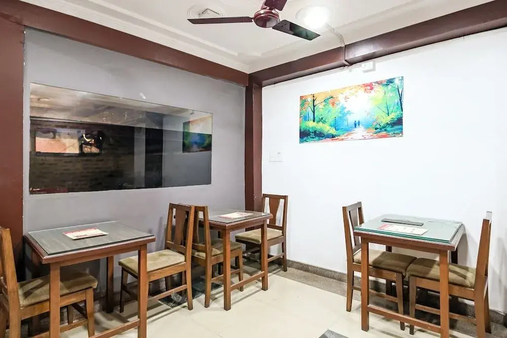 OYO 26454 City Star Hotel & Restaurant