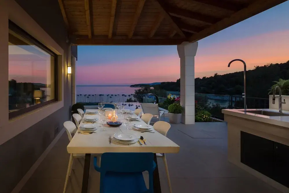 Beachfront Villa Azzurro With Pool