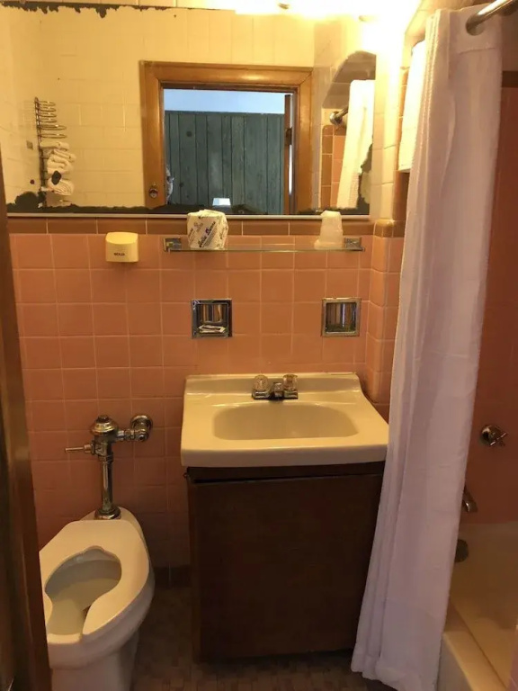 Du Wayne Motel