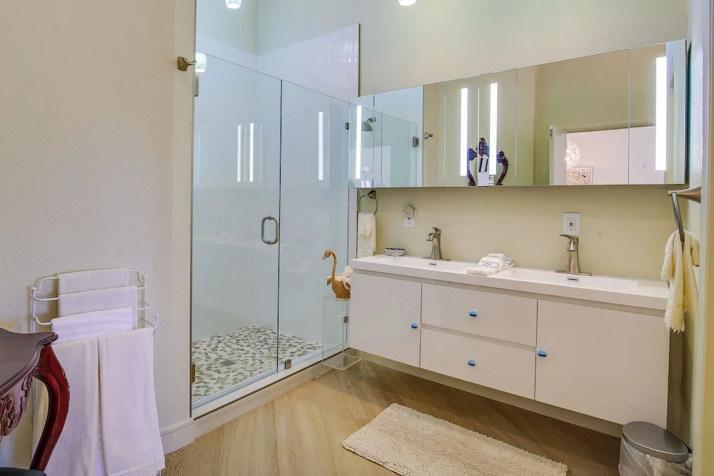 Tennis, Golf & Pools: Lovely Palm Desert Condo!